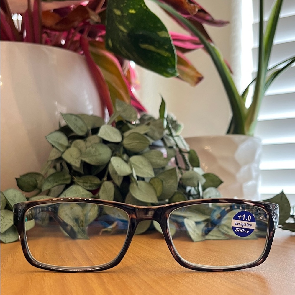 Readers Woman’s Glasses With +1.00 Magnification & Anti Blue Light Protection - Picture 3 of 13